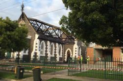 Ashby Uniting Church - Former 18-05-2016 -  ABC News - Gloria Kalache