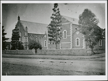 Clare Uniting Church + Hall 00-00-1915 - SLSA - https://collections.slsa.sa.gov.au/resource/B+19370