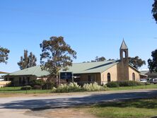 Free Reformed Church of Byford 31-08-2022 - Calistemon - Wiki - See Note