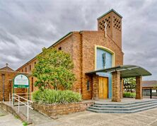St Francis Xavier Catholic Church 06-04-2024 - Simon Saunders 